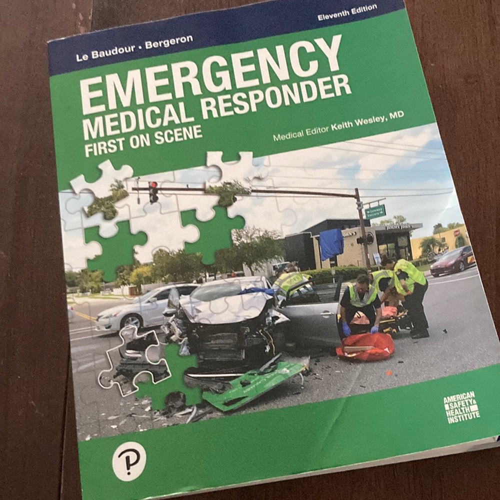 Emergency Medical Responder - first on scene textbook (eleventh edition)